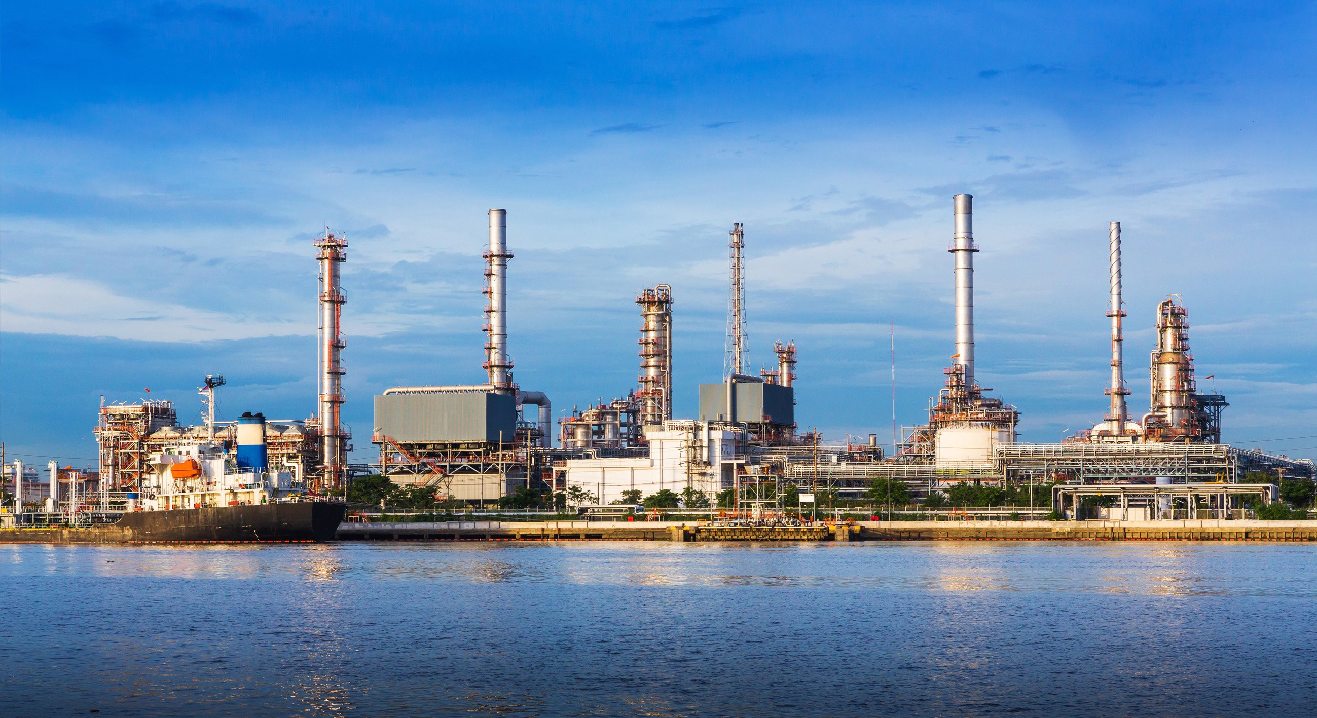 五部門(mén)：加快提升石化、化工等行業(yè)企業(yè)綠色電力消費(fèi)比例